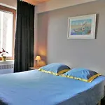 Met Zeezicht Max 6 P *
