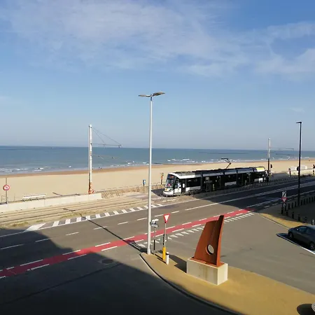Met Zeezicht Max 6 P Apartment *