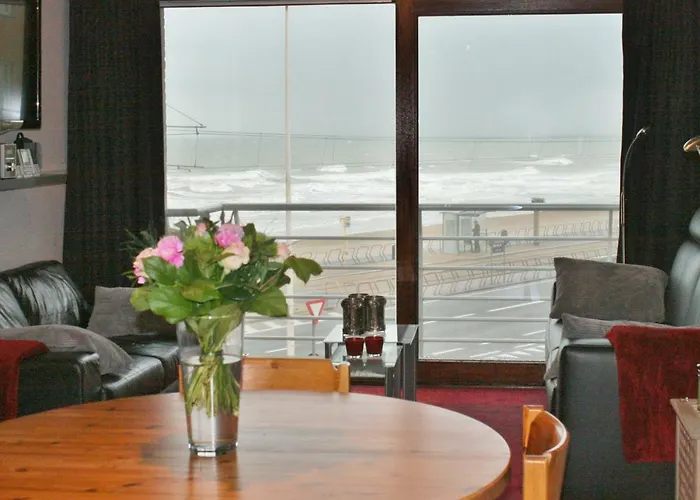 Met Zeezicht Max 6 P 公寓